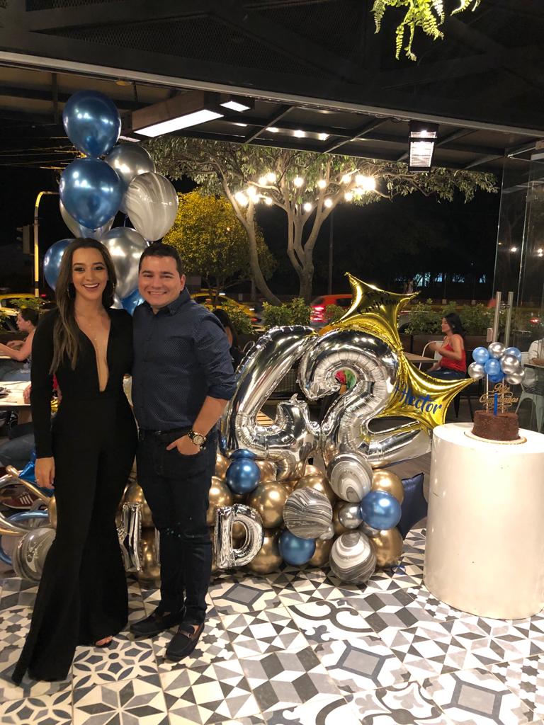 La cumpleañera Natalia Trujillo y su esposo, Héctor Repizo.